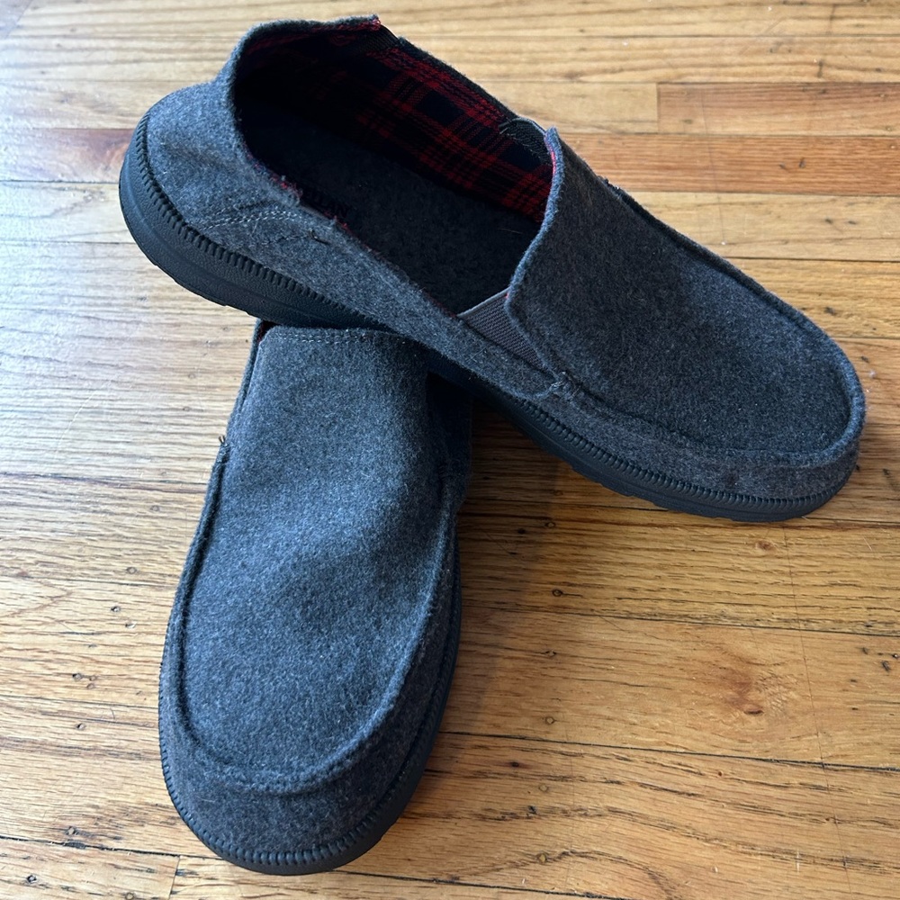 Magellan Men’s Grey House Slippers - Size 12D, Like New